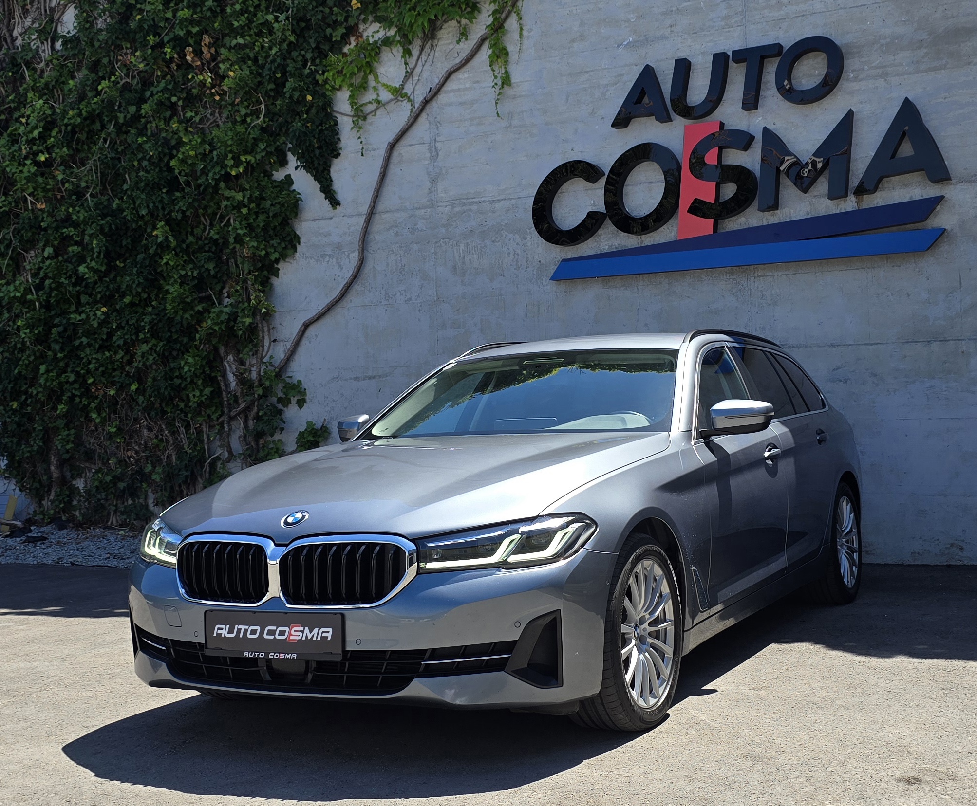 BMW 530 530d Touring xDrive Aut./AHK/KAMERA/LED/